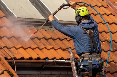 Démoussage et hydrofuge de toiture à Baziège